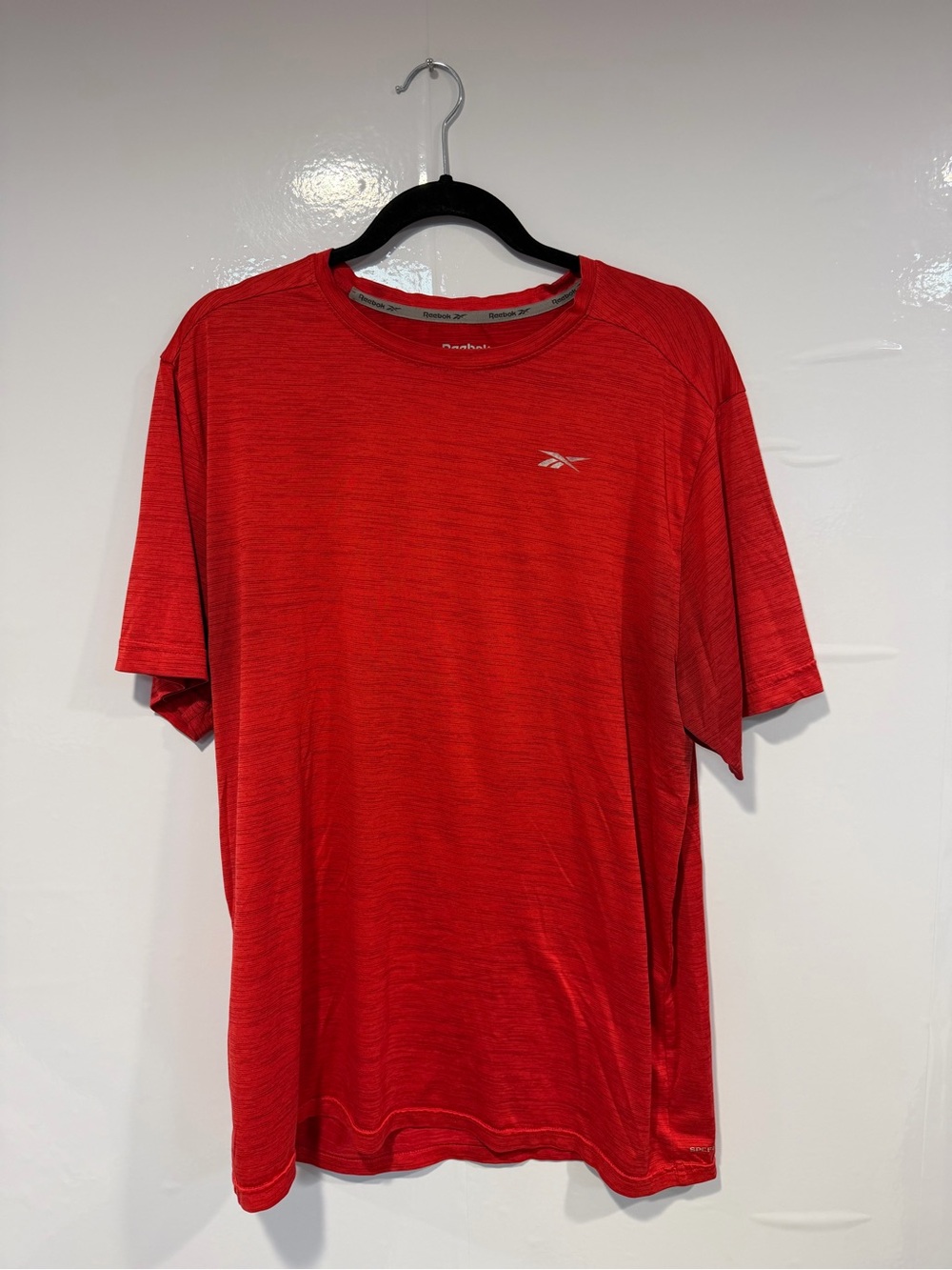 Reebok Men's Red Short-Sleeve Performance Tee